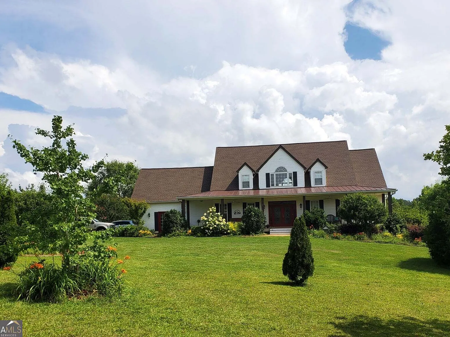5 bed, 4.5 bath, 6700 sqft, $3,000 — Photo 1