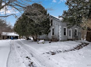 3074 Johnson Creek Rd, Middleport, NY 14105