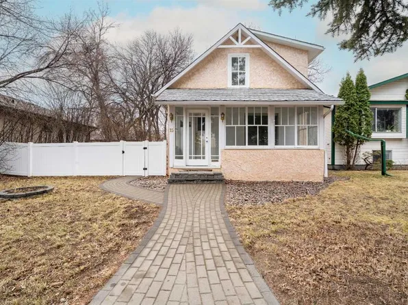 15 N 7th St SW, Medicine Hat, AB T1A 4J8