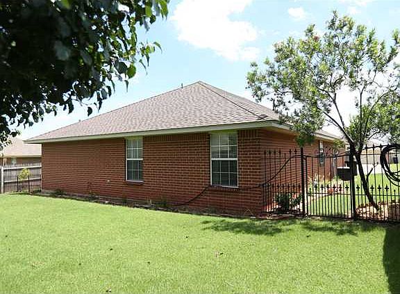 2nd image of 629 NW 21st St