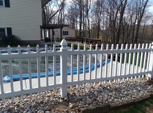 17402 N Hummingbird Ln, Marshall, IL 62441