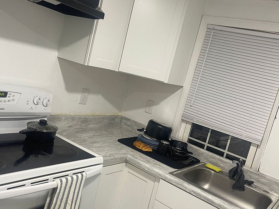 1st image of 35 Lincoln St #2