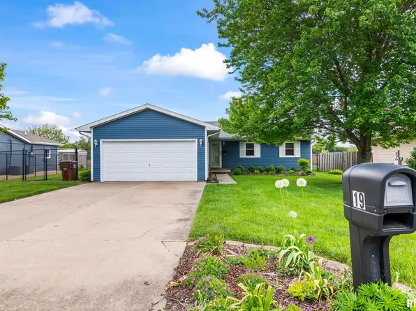 19 Conestoga Dr, Auburn, IL 62615