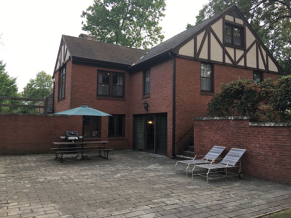 2nd image of 323 Seraphin St