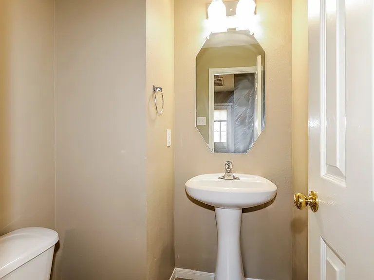 10007 Willow Wood Way — Photo 11