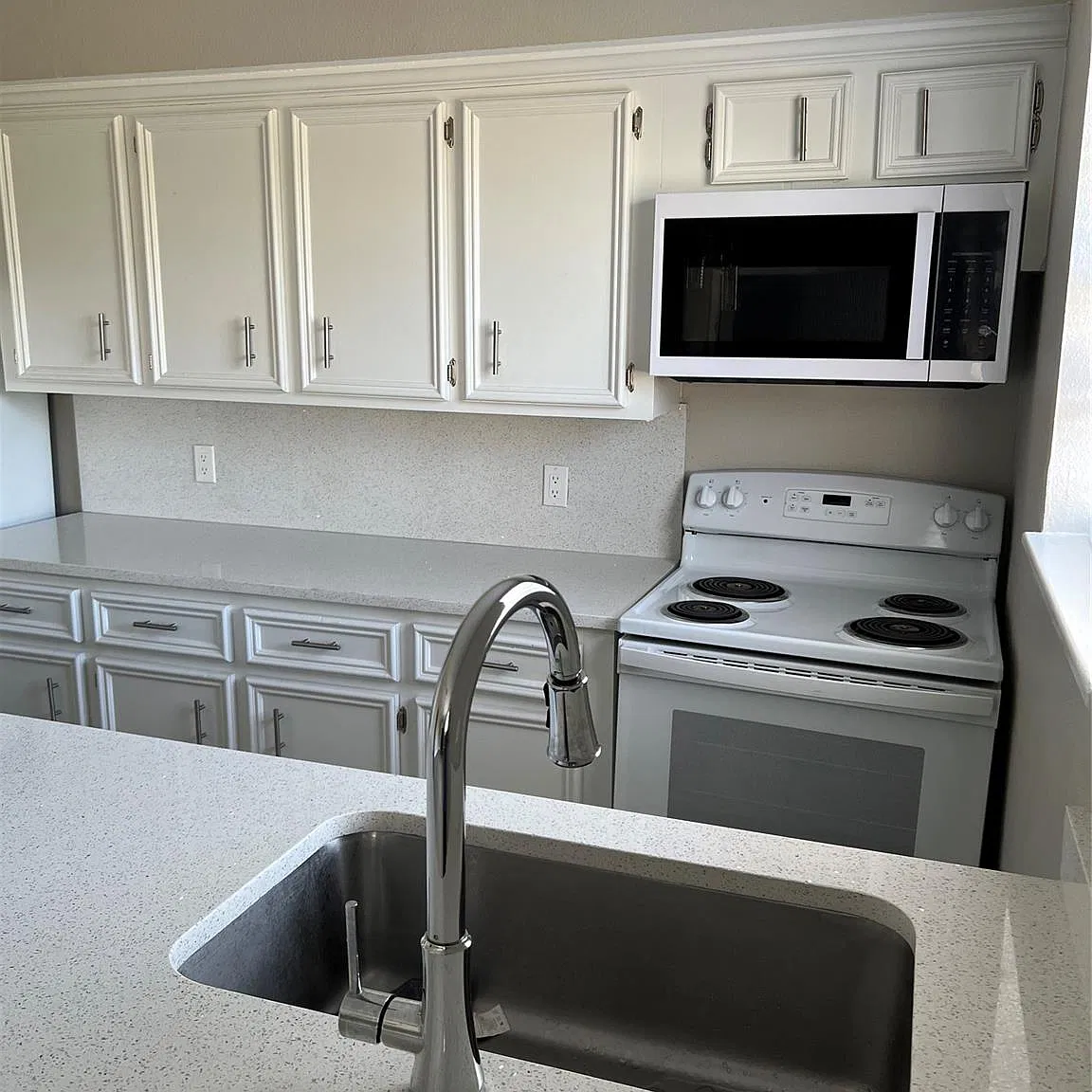2 bed, 1.0 bath, 1000 sqft, $1,250 — Photo 3