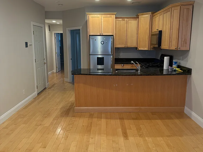 209 Harvard St #2 — Photo 7