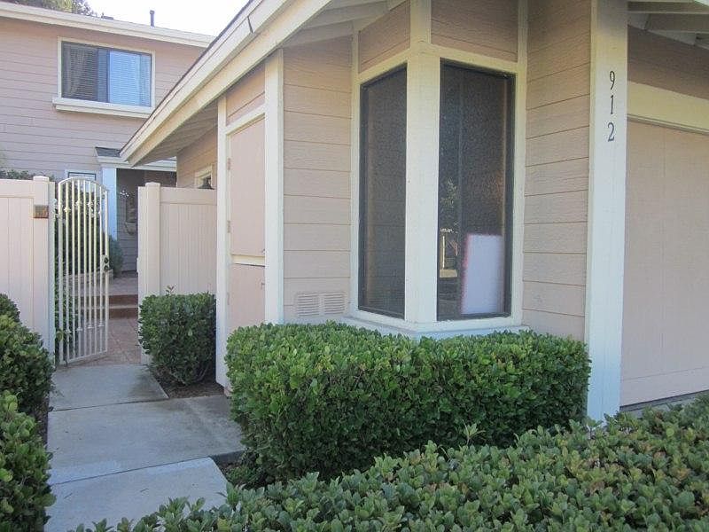 1st image of 912 Wentworth Cir
