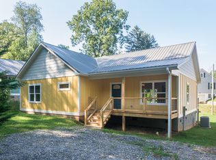 321 Rosscraggon Rd, Arden, NC 28704