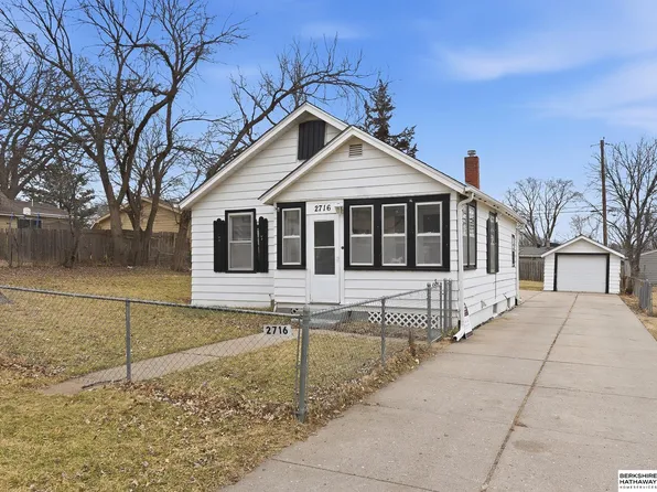 2716 Lillian St, Bellevue, NE 68147