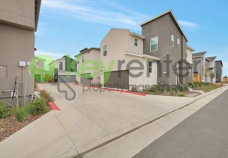 1114 Bengal Loop — Photo 32