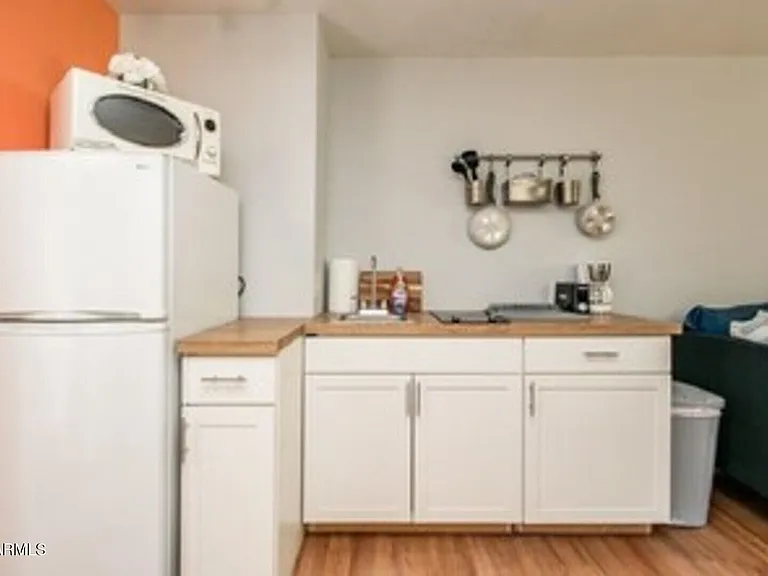 830 E Maryland Ave #4 — Photo 10