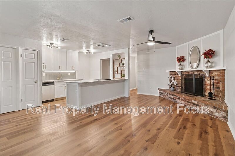 1st image of 511 Cumberland Dr