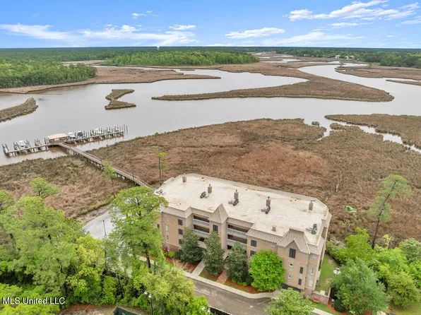 624 Camellia Pointe Blvd, Ocean Springs, MS 39564