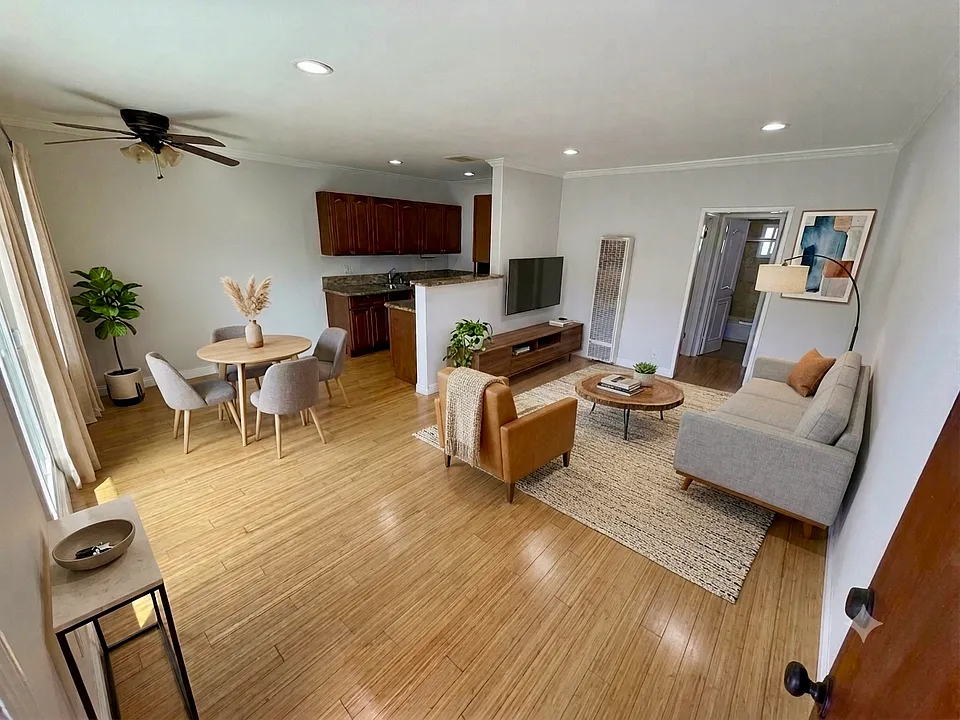 4110 Inglewood Blvd #8