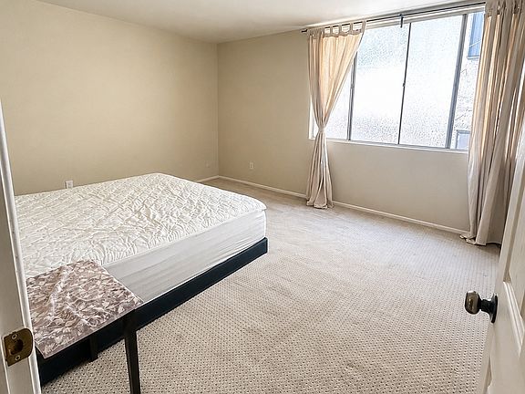 4th image of 211 S Wilson Ave Unit 208