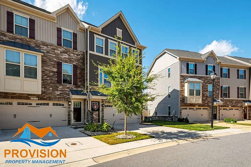 3 bed, 2.5 bath, 2016 sqft, $3,150 — Photo 4