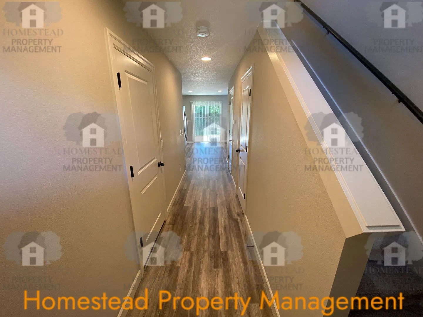 3 Bedroom Duplex! — Photo 3