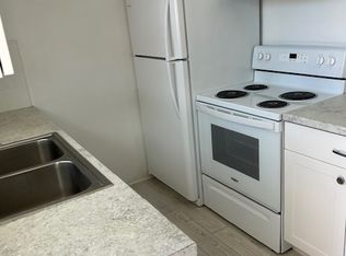 210 SW Jefferson Cir N APT 10, Saint Petersburg, FL 33703