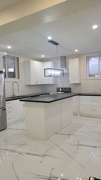 Toronto House for rent - 4 Bedrooms — photo 15