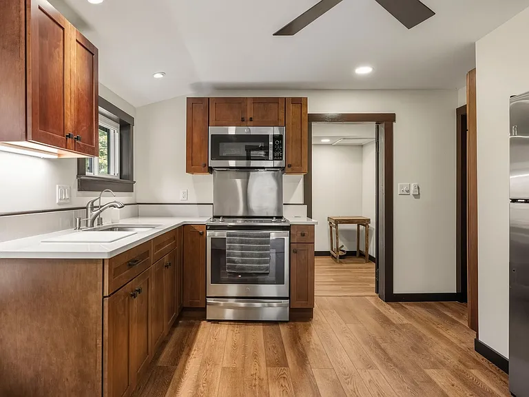 5 Riverby Ln — Photo 4