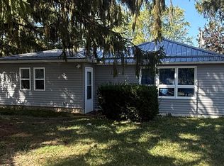 314 Riverside Dr, Watervliet, MI 49098