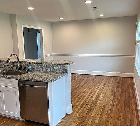 Bar/Eating Area