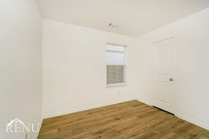 109 Scarborough Bnd — Photo 12