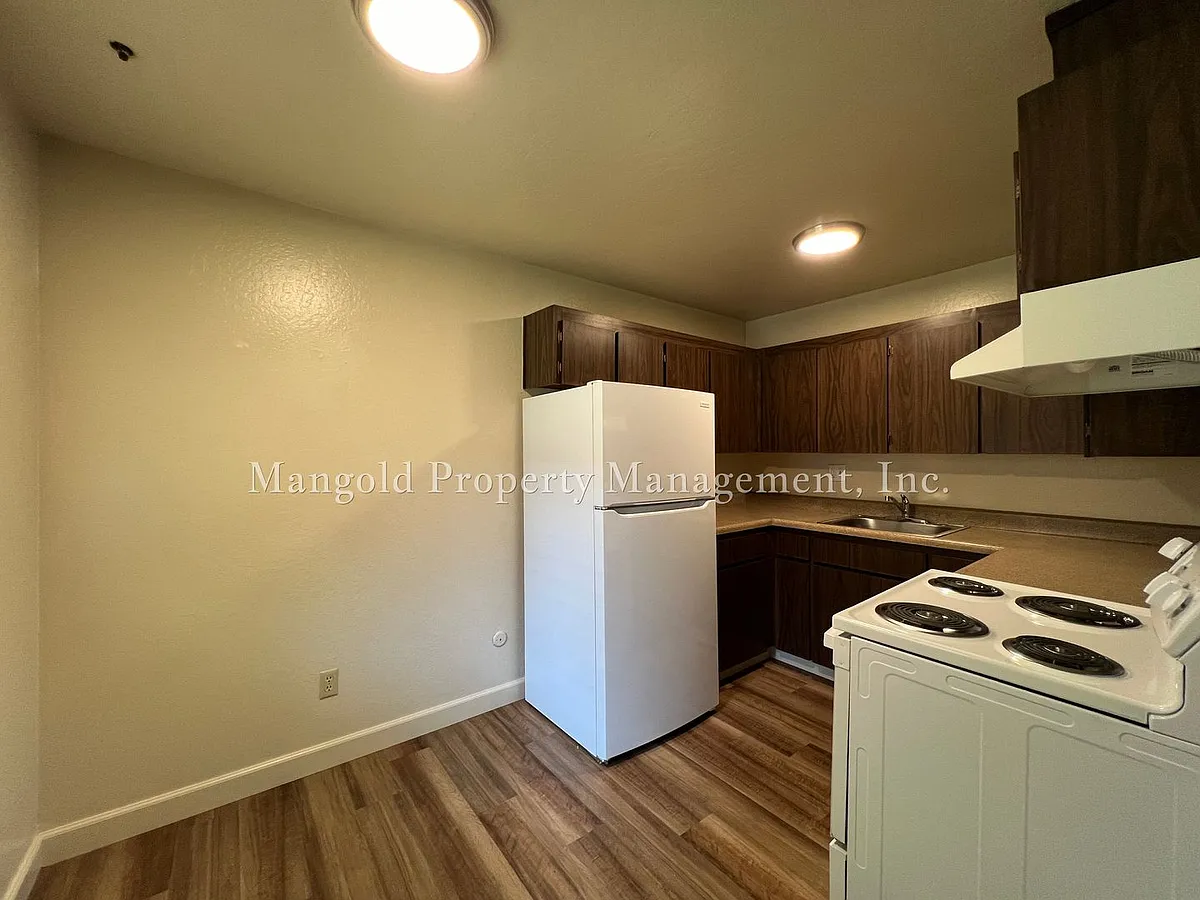 Building Photo - Del Mar Apartments