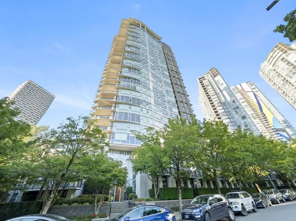 583 Beach Cres #306, Vancouver, BC V6Z 3E6