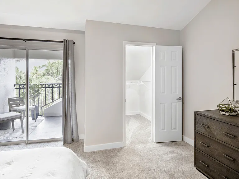 Promenade at Aventura Apartments — Photo 38