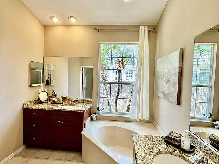 7330 Kensington Ct — Photo 10