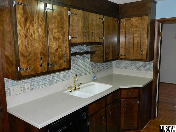 3rd image of 204 Merrywood Dr