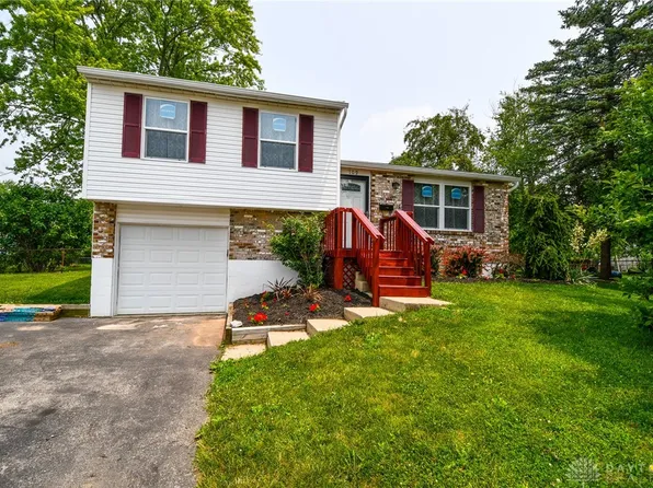 109 Calmont Farm Cir, Englewood, OH 45322