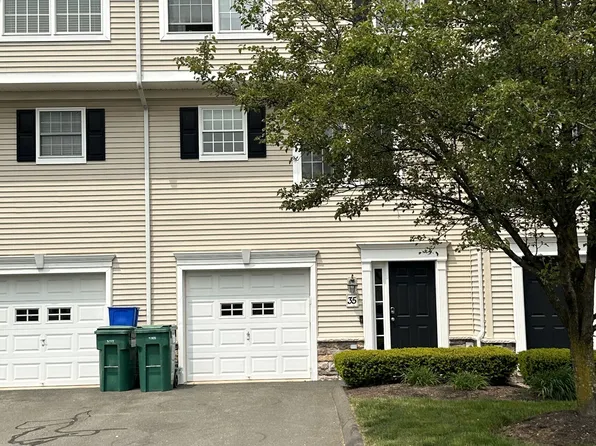 35 Nolan Circle #35, Manchester, CT 06042
