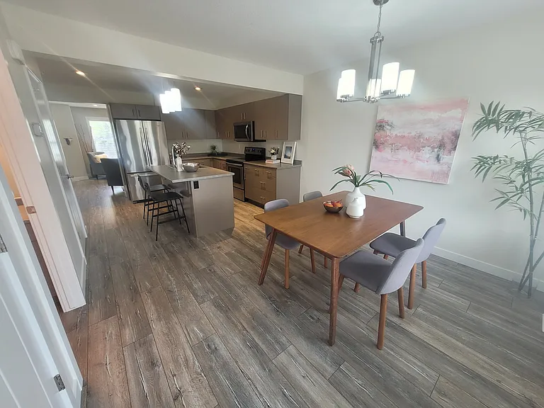 1616 B Alexandra Ave — Photo 4