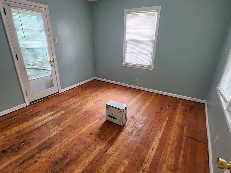 1812 SW Pembroke Ln — Photo 6