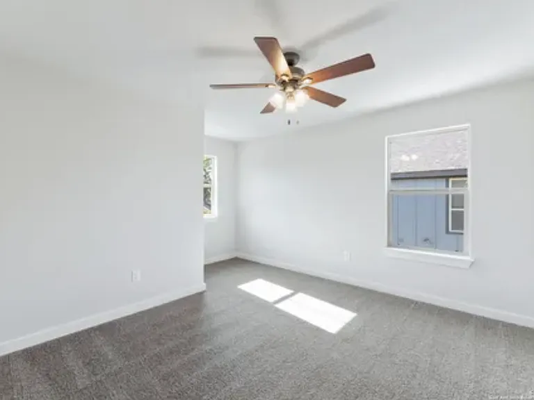 810 S Walters St #102 — Photo 7