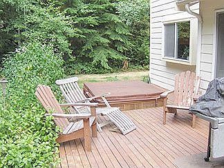 Another view of the deck