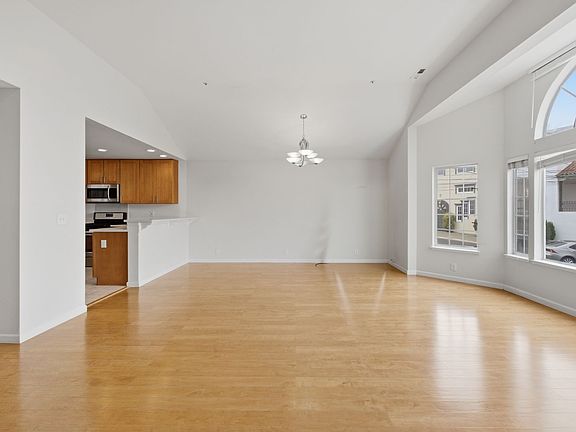 2nd image of 67 Wellington Ave