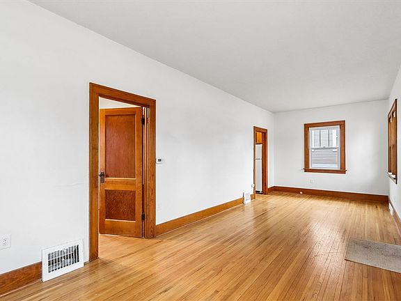 4th image of 1724 Morningside Dr