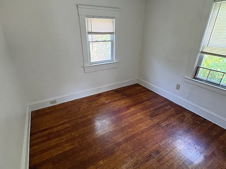 1327 W 83rd St #UP — Photo 12