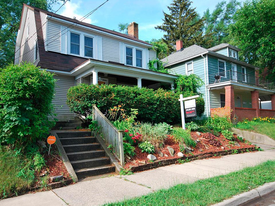 1st image of 1118 Logan St SE