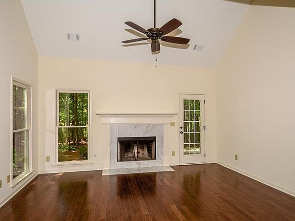 5th image of 2005 Fairbrook Ln