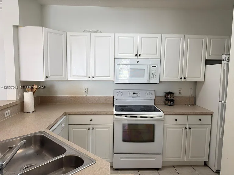 4508 SW 160th Ave #716 — Photo 3