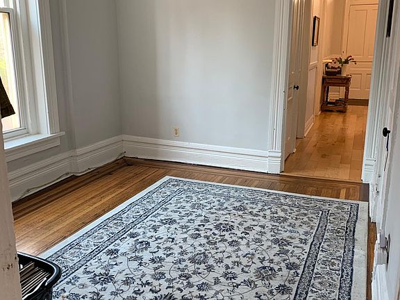 3rd image of 1513 N Hoyne Ave #2