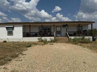 1127 Callihan Rd, Luling, TX 78648