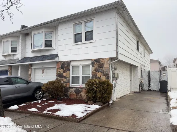 41 Yucca Dr, Staten Island, NY 10312