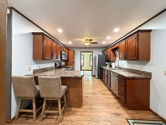 4th image of 2835 Shade Tree Dr