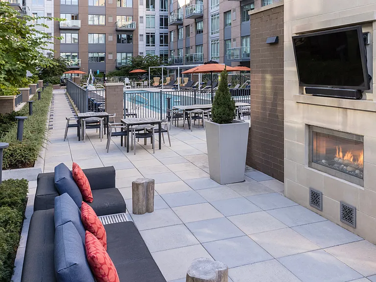 RiverHouse 11 at Port Imperial — Photo 20